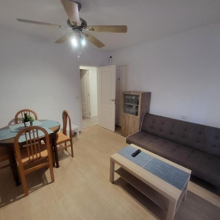 Habitaciones Con Bano Compartido En Bonito Apartamento En Бадалона Екстериор снимка