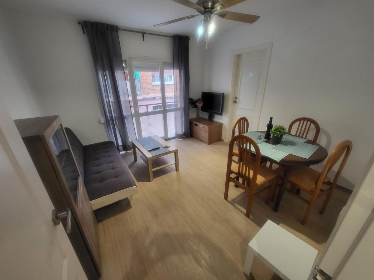 Habitaciones Con Bano Compartido En Bonito Apartamento En Бадалона Екстериор снимка